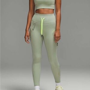 Lululemon Cargo Super-High-Rise Hiking Tight 25", Size 8